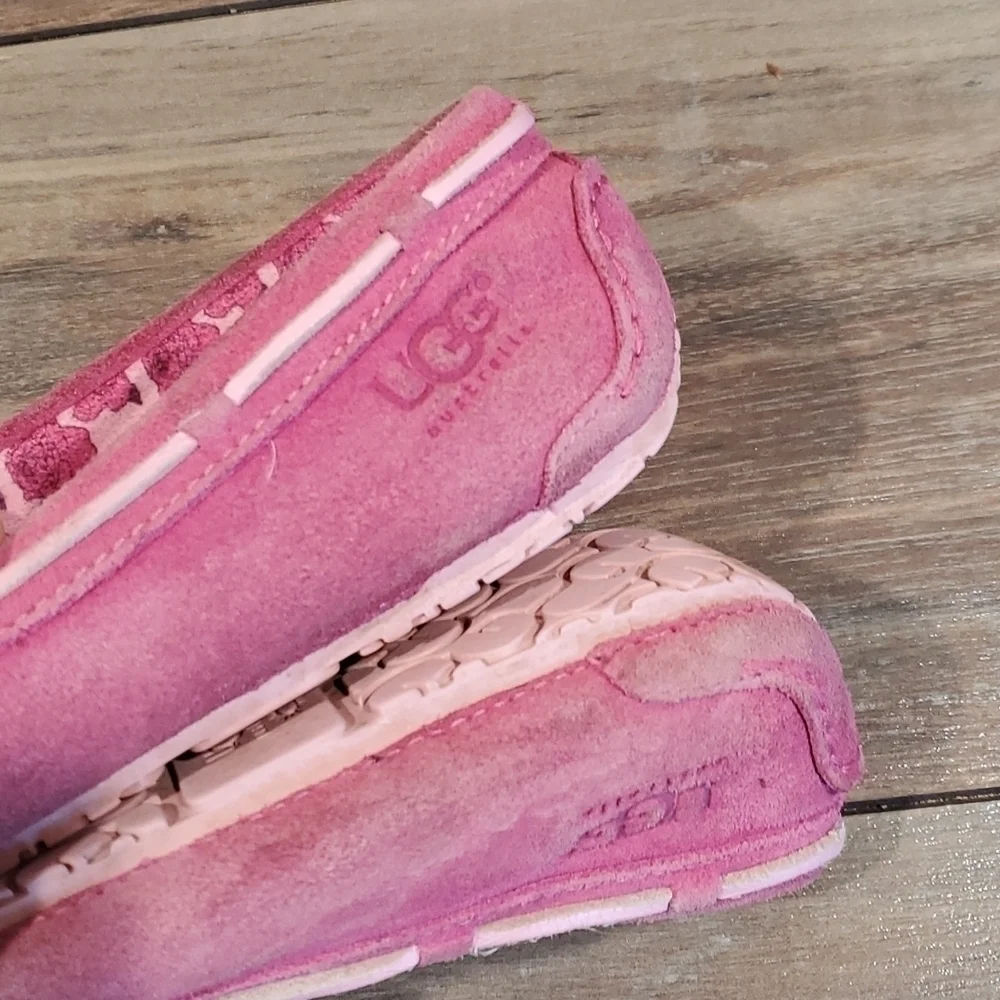 Ugg Australia kids pink suede slippers Loafer fur szUS 3 EUR 33 shoes